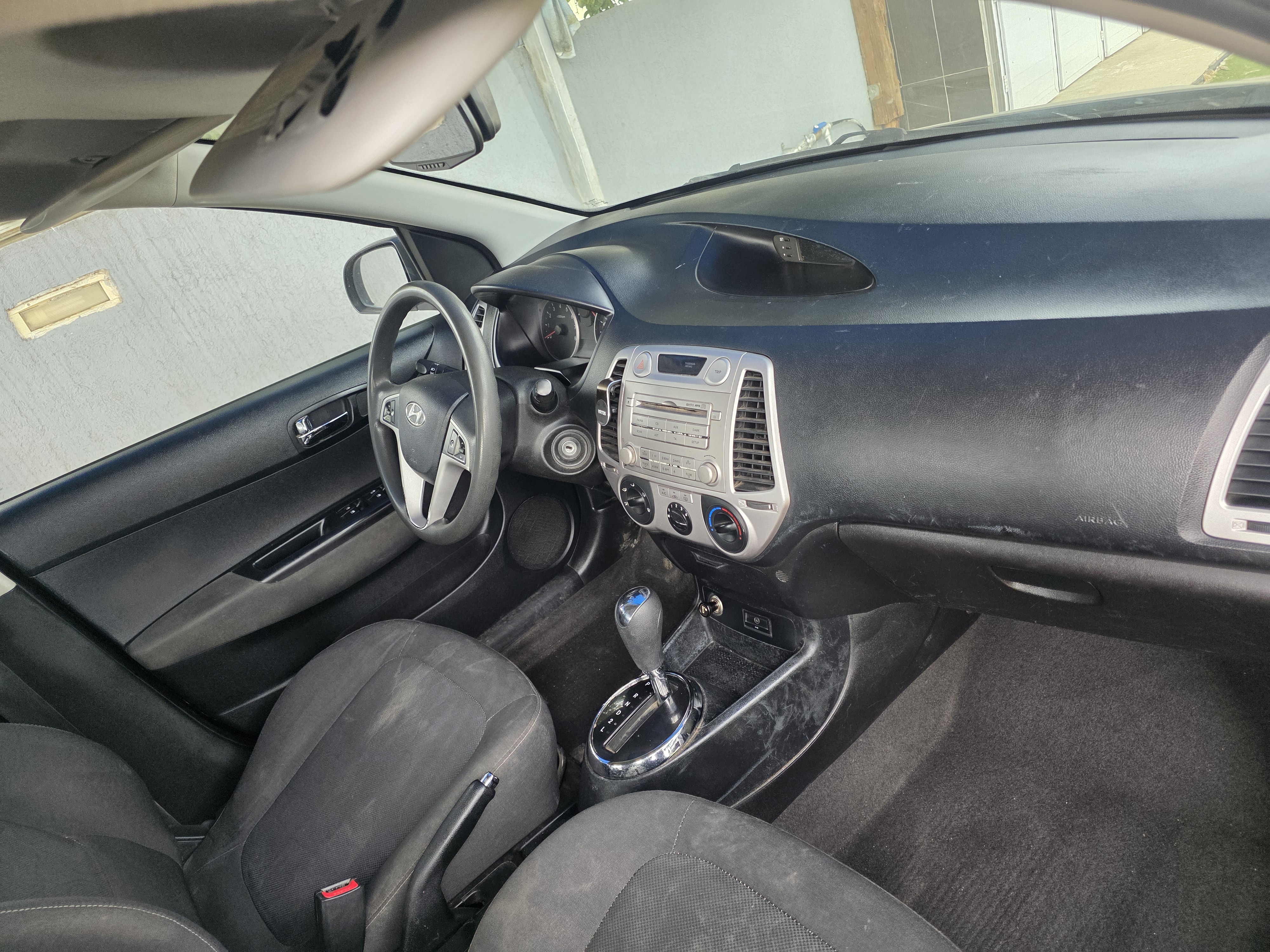 יונדאי i20 INSPIRE 2012
