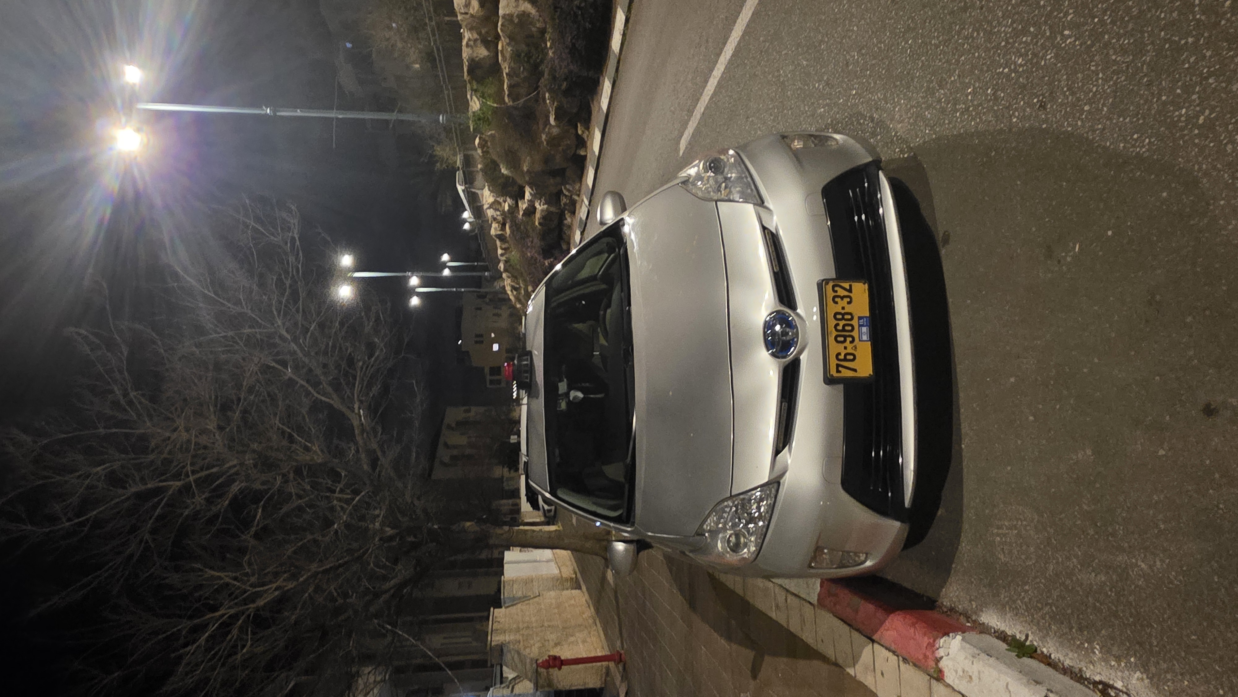 טויוטה PRIUS HYBRID TWO 2015